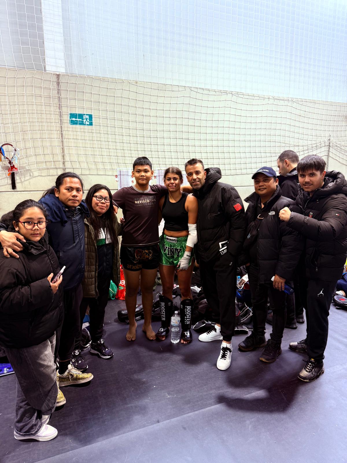 Equipo y familia LUCERO Muay Thai en competición