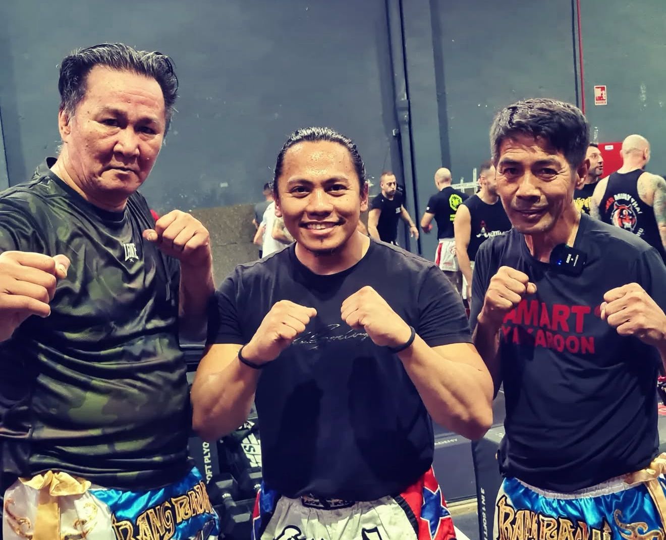 Kru Evert con maestros tailandeses