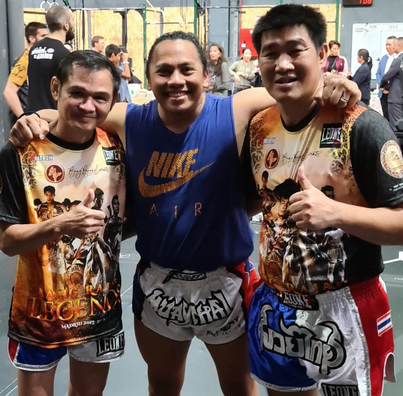 Kru Evert with legends